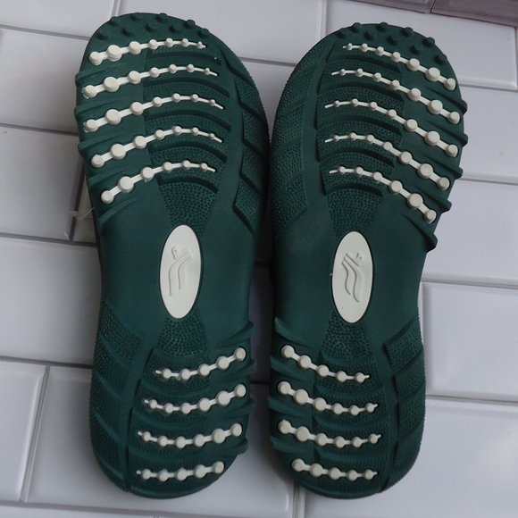 NWT. SIZE EU 41. GOLD PIGEON men’s slide sandals. main image 5